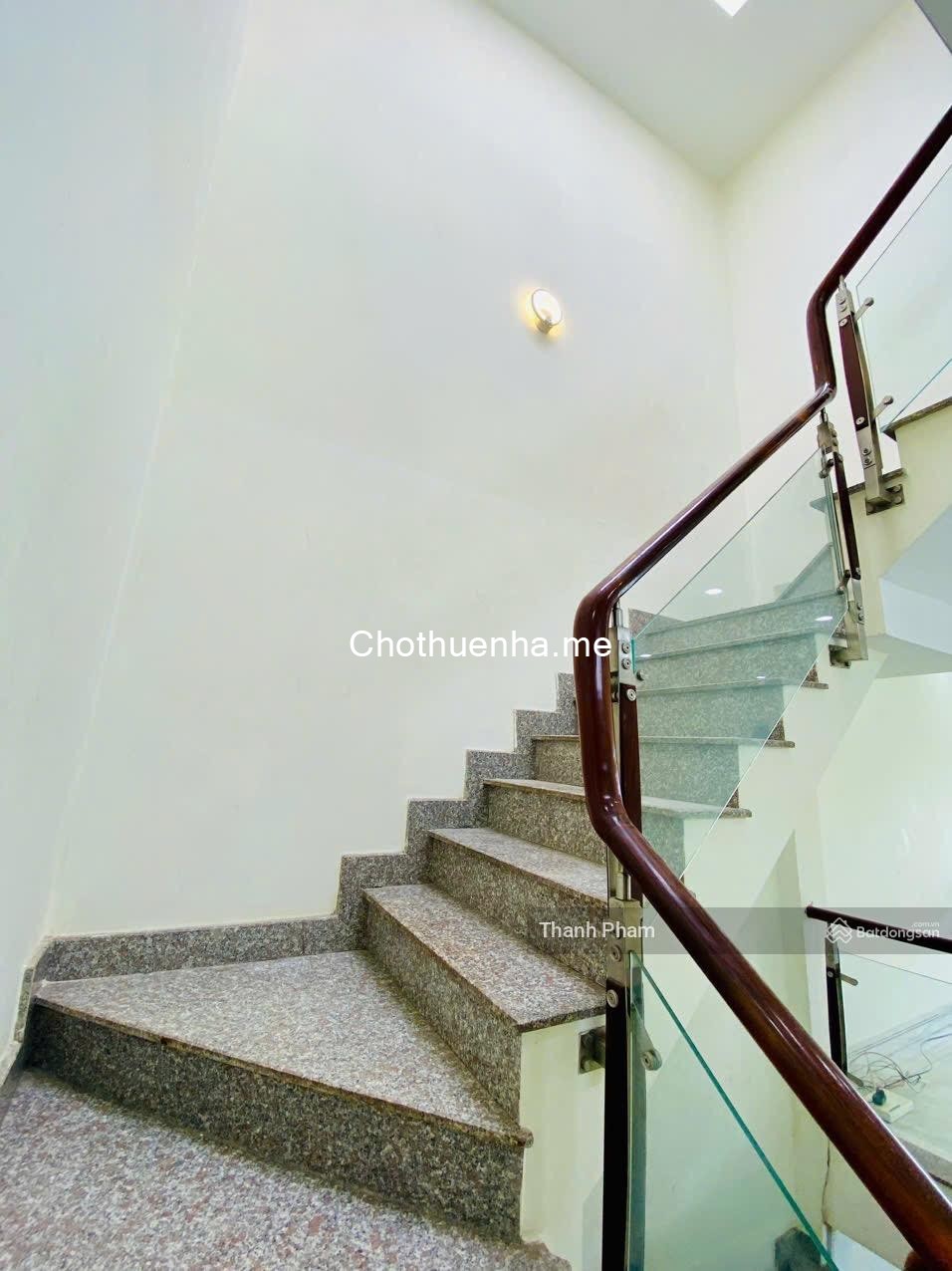 Cho thuê nhà 3 tầng hẻm xe hơi Lã Xuân Oai, gần cầu Tăng Long, trường Đh Marketing