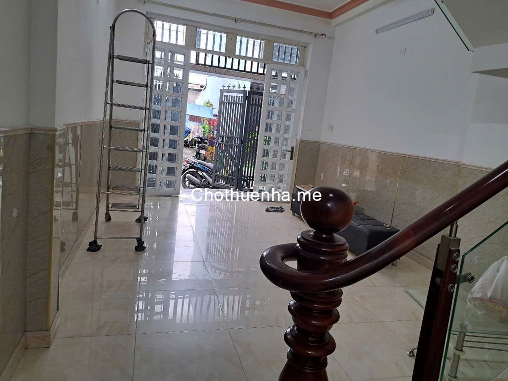 Cho thuê nhà ở trong khu dân cư ngay đường Tam Bình giao Tô Ngọc Vân, 1 trệt 2 lầu, 3 phòng ngủ 2 wc