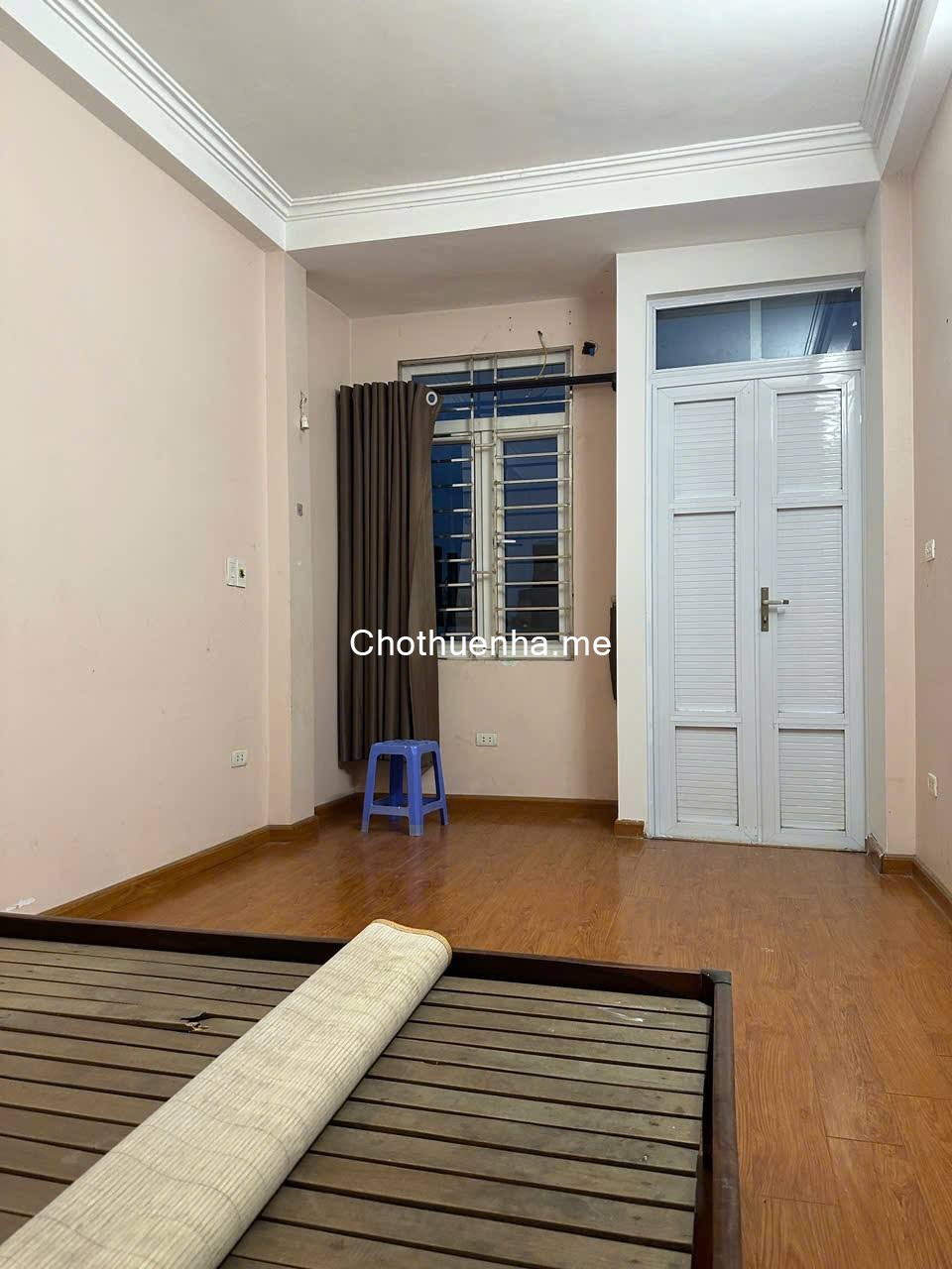 Cho thuê nhà ngõ 110 Đông Thiên 35m x 5 tầng. Giá chỉ 9tr5/tháng