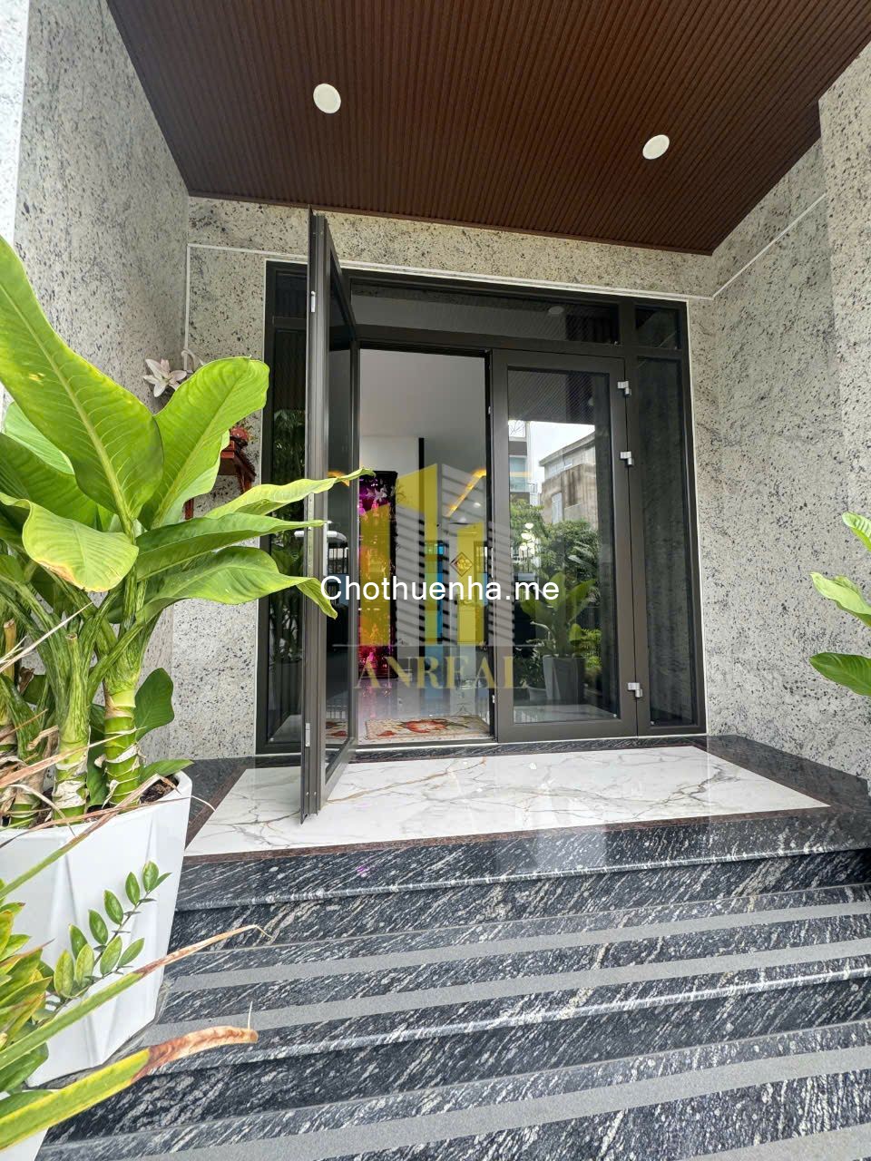 Nhà đầy đủ nội thất, 5 phòng, giá 55 triệu - Hầm, 3 lầu