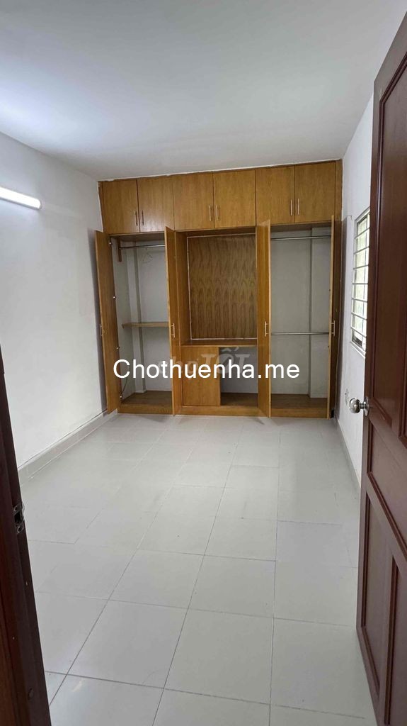 Cho thuê nhà 1 trệt 2 lầu đúc đừơng Lương Hưữ Khánh hẻm số 49 đối diện Bún Đầu A Vừng