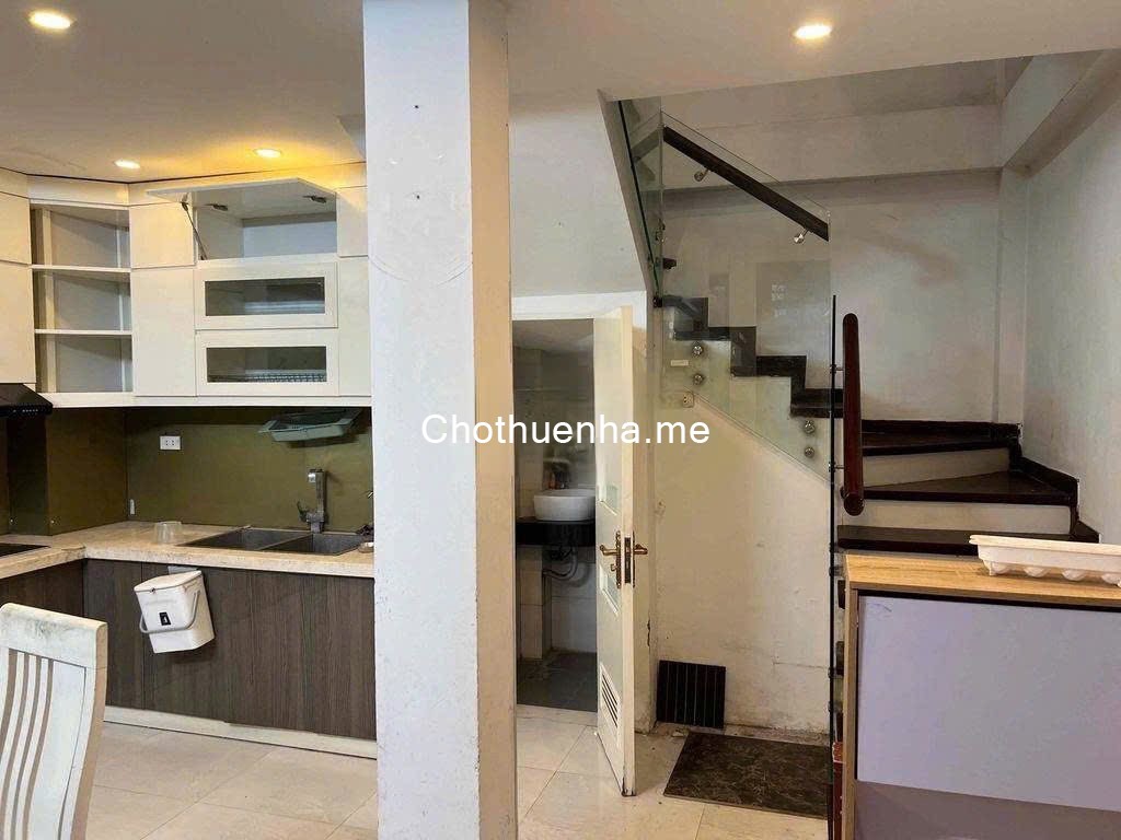 Cho thuê nhà Minh Khai, 4 tầng x 35m2, 3PN, 4 WC, 13.5 Triệu/tháng