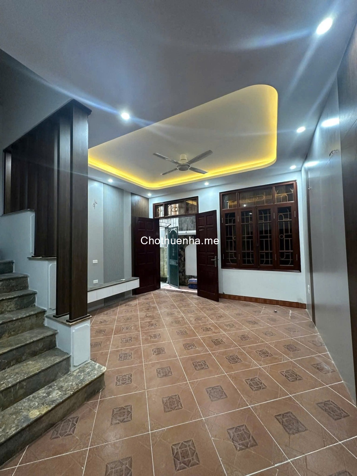 Cho thuê nhà nguyên căn ngõ 358 Bùi Xương Trạch. 45m2 x 5 tầng, 3 ngủ 12 triệu