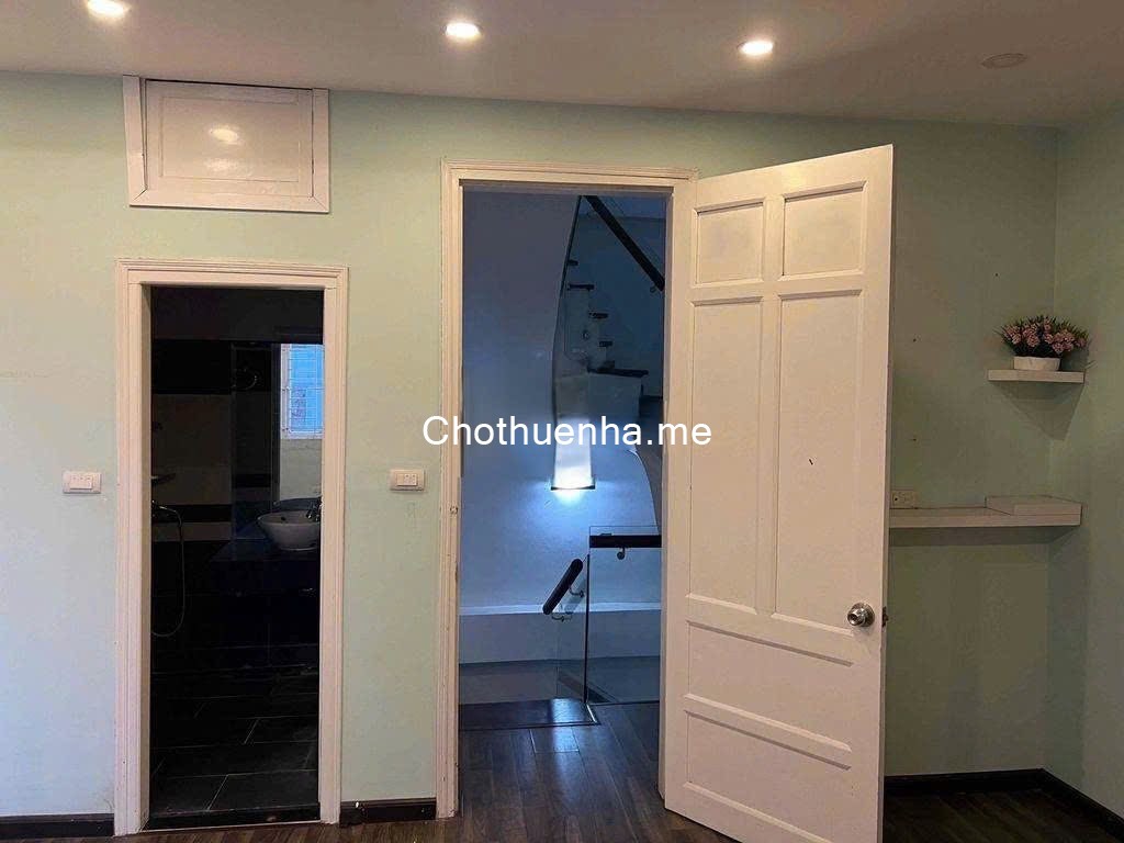 Cho thuê nhà Minh Khai, 4 tầng x 35m2, 3PN, 4 WC, 13.5 Triệu/tháng