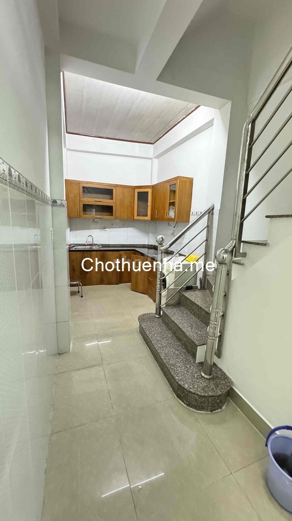 Cho thuê nhà 1 trệt 2 lầu đúc đừơng Lương Hưữ Khánh hẻm số 49 đối diện Bún Đầu A Vừng