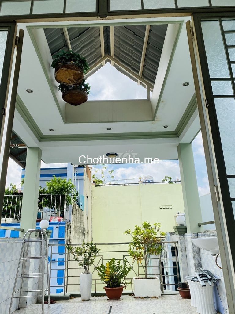 Cho thuê nhà Nguyên Căn Đoàn Văn Bơ, Phường 9, 3 tầng rộng rãi