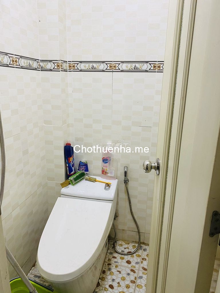 Cho thuê nhà Nguyên Căn Đoàn Văn Bơ, Phường 9, 3 tầng rộng rãi