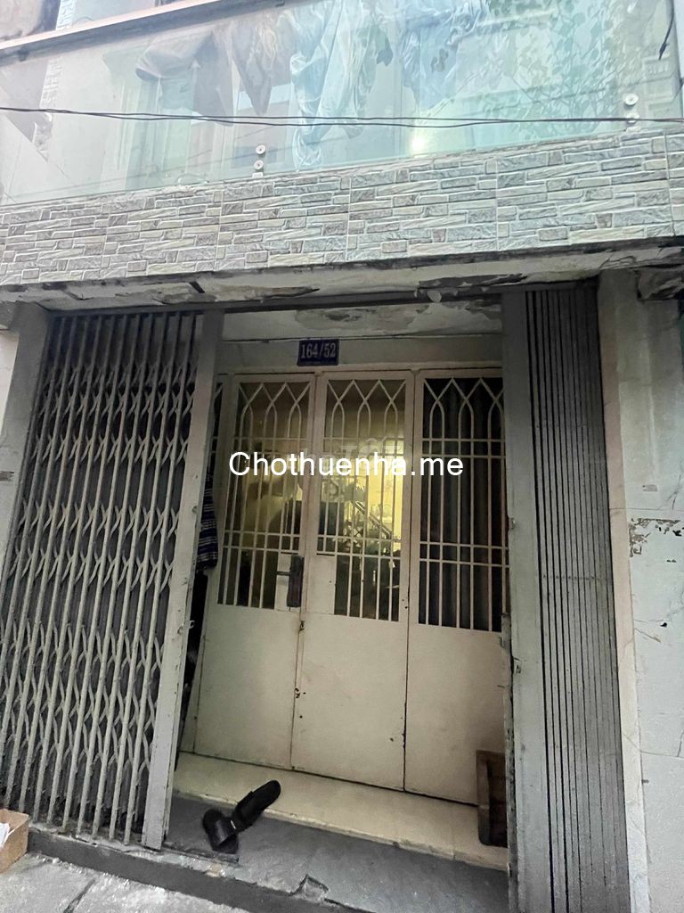 Cho thuê nhà đường Đoàn Văn Bơ Quận 4, 2 tầng, 12 triệu