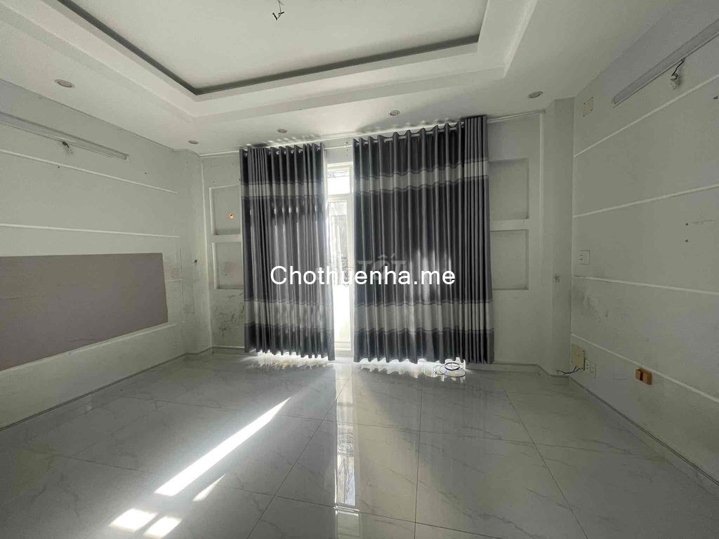 Nhượng lại hợp đồng thuê nhà tại Nguyễn Tất Thành, Phường 13, Quận 4