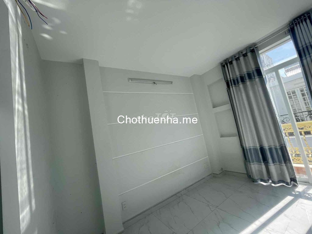 Nhượng lại hợp đồng thuê nhà tại Nguyễn Tất Thành, Phường 13, Quận 4