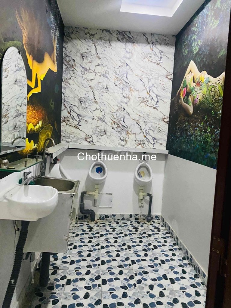 Chính chủ cần cho thuê nhà mặt tiền quận 4 - 1 trệt, 1 lửng, 3 lầu