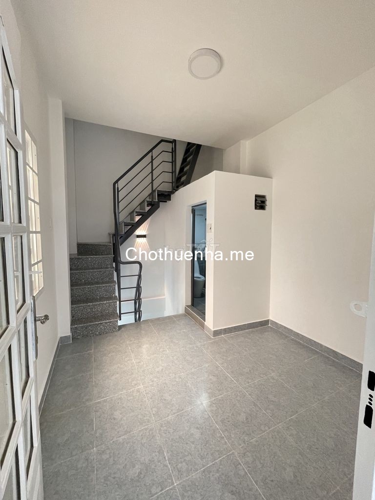 Nhà mới vào ở ngay Trần Bình Trọng, Phường 2, 1 Trệt 2 Lầu