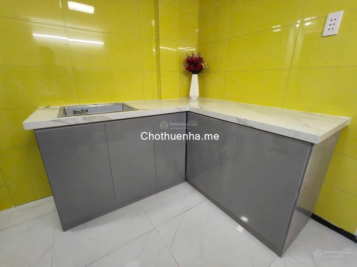 Nhà riêng tại Đường Cao Đạt, p. 1, Q. 5, 2 tầng với 2PN, 2WC, full nội thất.