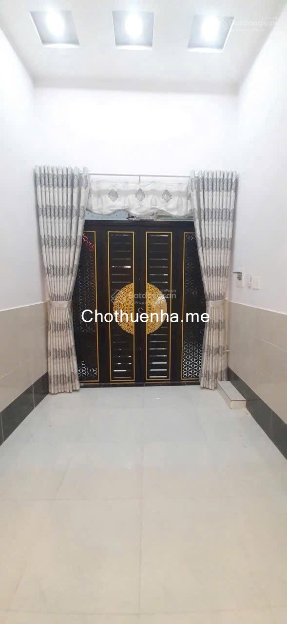 Nhà riêng tại Đường Cao Đạt, p. 1, Q. 5, 2 tầng với 2PN, 2WC, full nội thất.