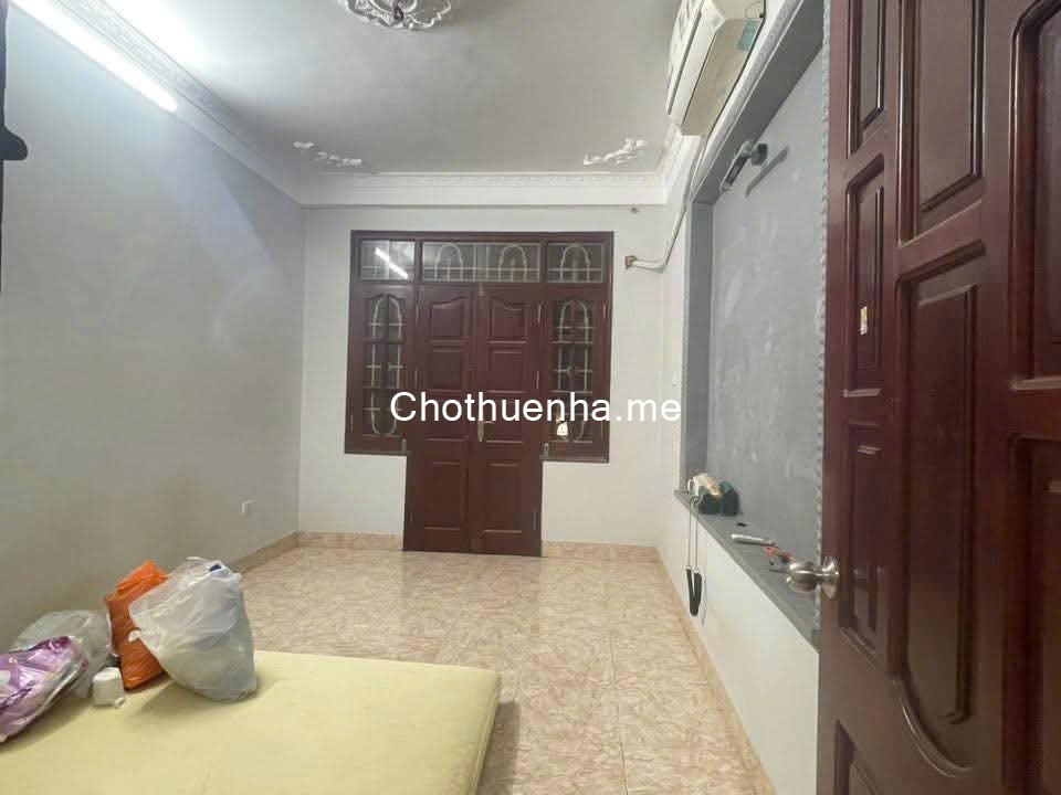 Cho thuê nhà nguyên căn ngõ 100 Pháo Đài Láng 25m2x5 tầng.3 ngủ khép kín, 12 triệu