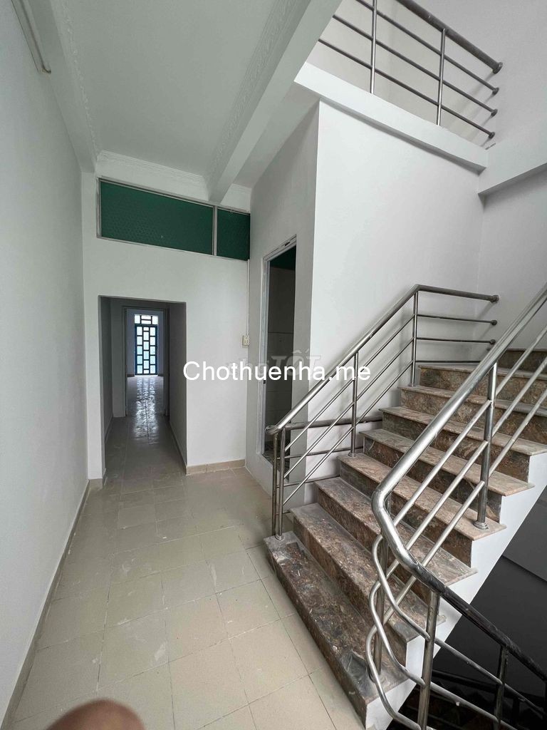 Cho Thuê nhà mặt tiền chợ gần Bitis và trường học ở quận 6