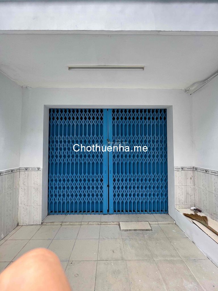 Cho Thuê nhà mặt tiền chợ gần Bitis và trường học ở quận 6