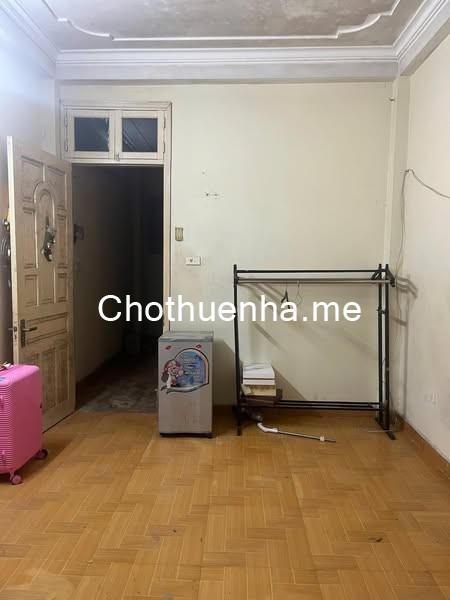 Cho thuê nhà 5 tầng tại ngõ Linh Quang, 33m² x 5 tầng 4 phòng ngủ. 11 triệu/tháng