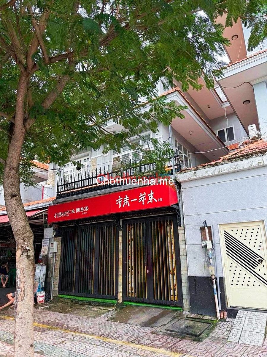 Cho thuê nhà mặt tiền kinh doanh Tạ Quang Bửu, Phường 5, Quận 8.