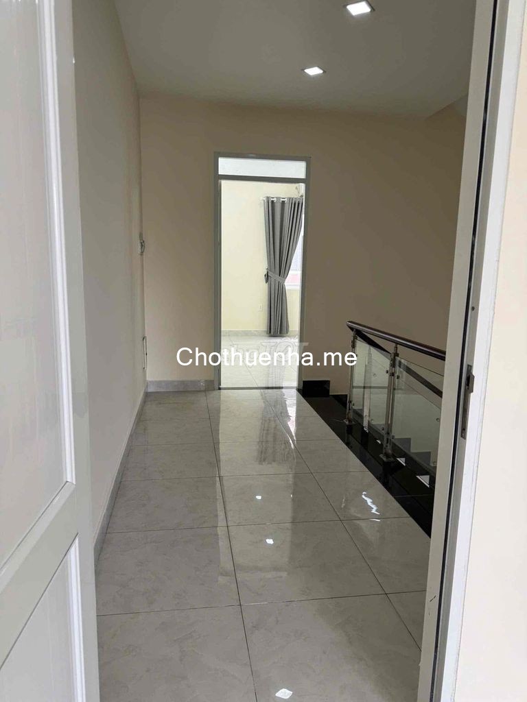 Cho thuê nhà phố mặt tiền Khang Điền 1 trệt, 2 lầu, gồm 4 phòng ngủ – 2 WC