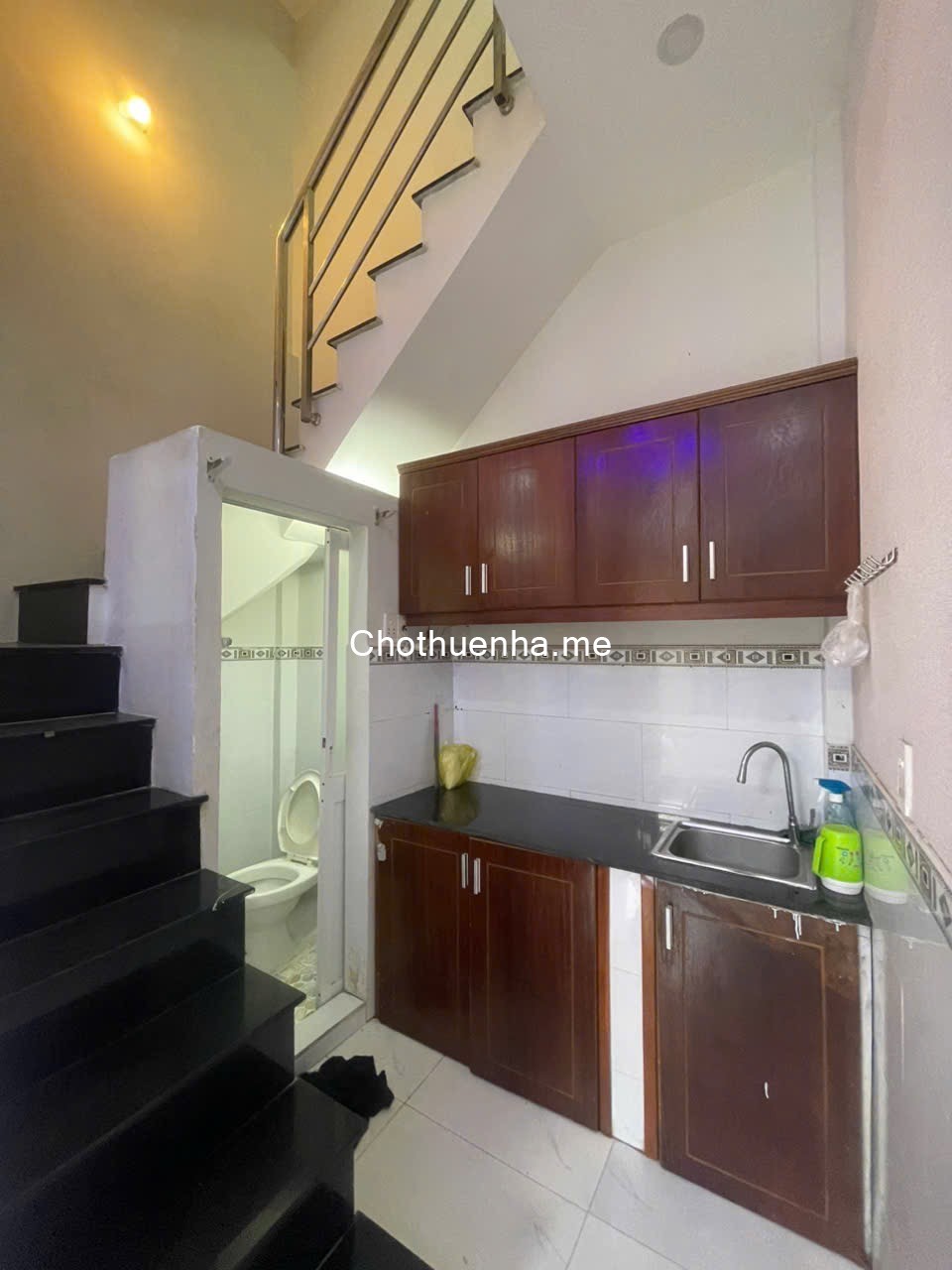 Cho thuê nhà nguyên can, dt 3️7m2, 1 trệt, 3 lầu, 2 phong ngủ, 3 vệ sinh, phong khách