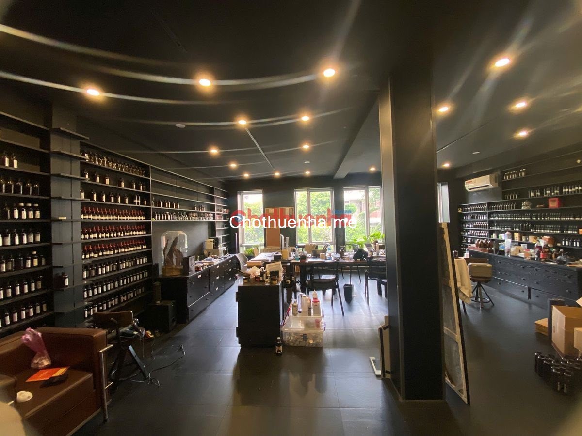 Cho thuê biệt thự đường Hồ Văn Huê, quận Phú Nhuận.