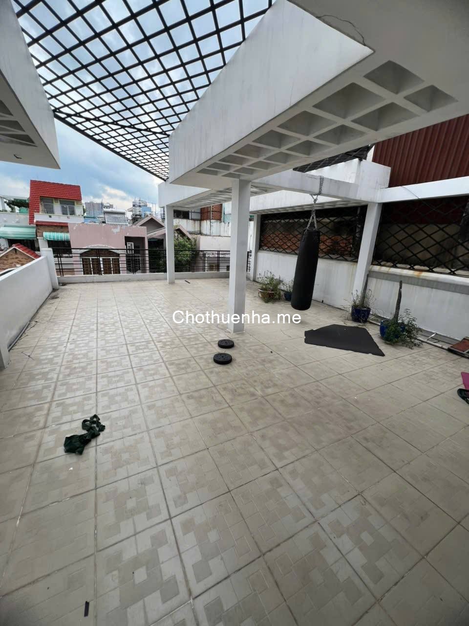 Nhà nguyên căn Trệt + 3 tầng lầu tại hẽm 106 Lạc Long Quân