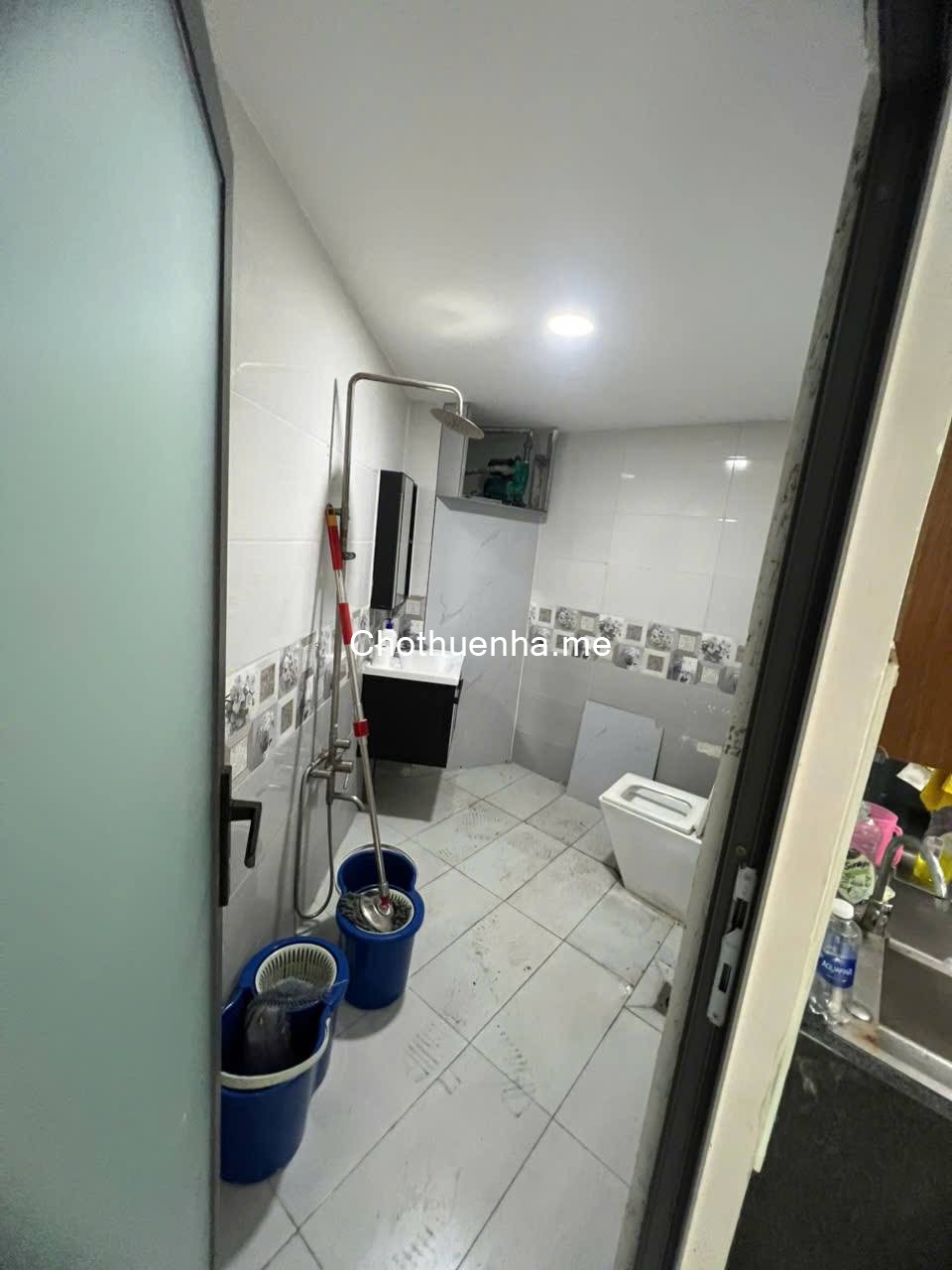 Nhà nguyên căn Trệt + 3 tầng lầu tại hẽm 106 Lạc Long Quân