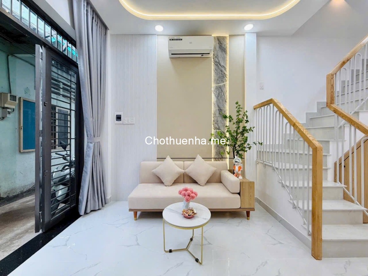 Nhà 1 trệt, 2 lầu – gồm 2 phòng ngủ, 3 WC, full nội thất