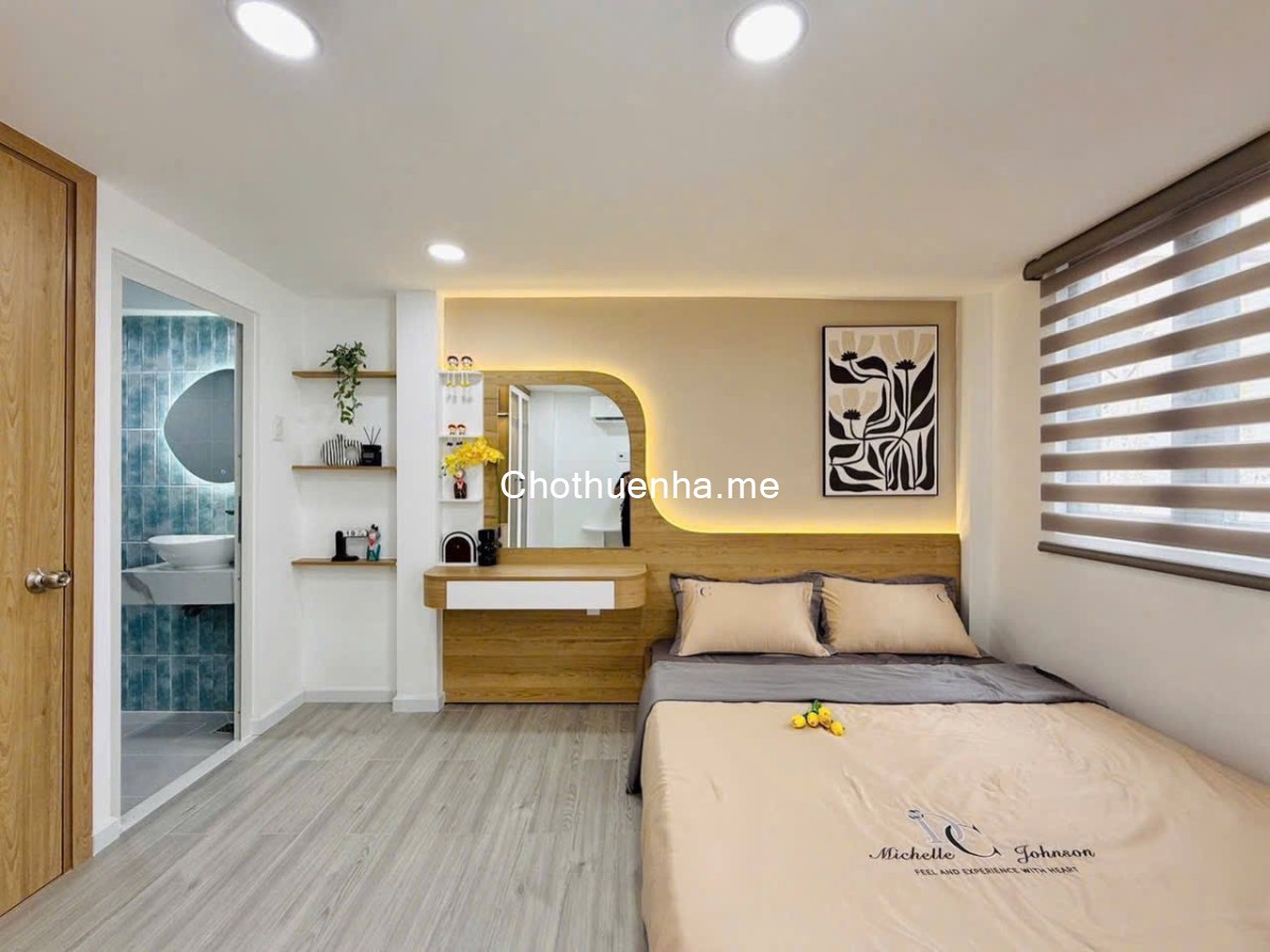 Nhà 1 trệt, 2 lầu – gồm 2 phòng ngủ, 3 WC, full nội thất