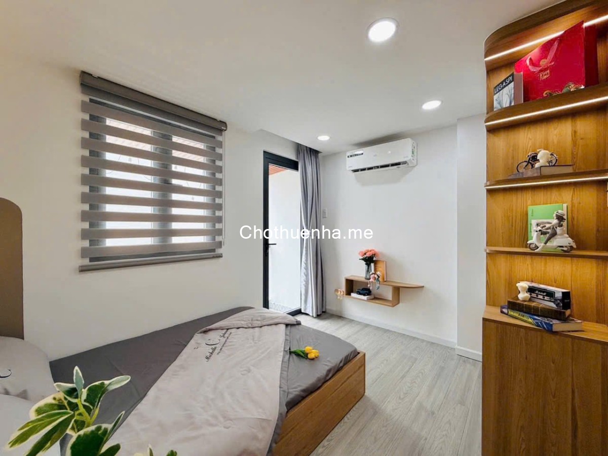 Nhà 1 trệt, 2 lầu – gồm 2 phòng ngủ, 3 WC, full nội thất