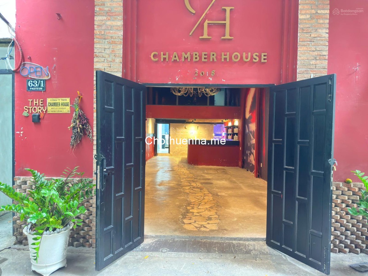 Cho thuê mặt bằng trung tâm Quận 1 vị trí đắc địa ngay góc Pasteur Lê Lợi.