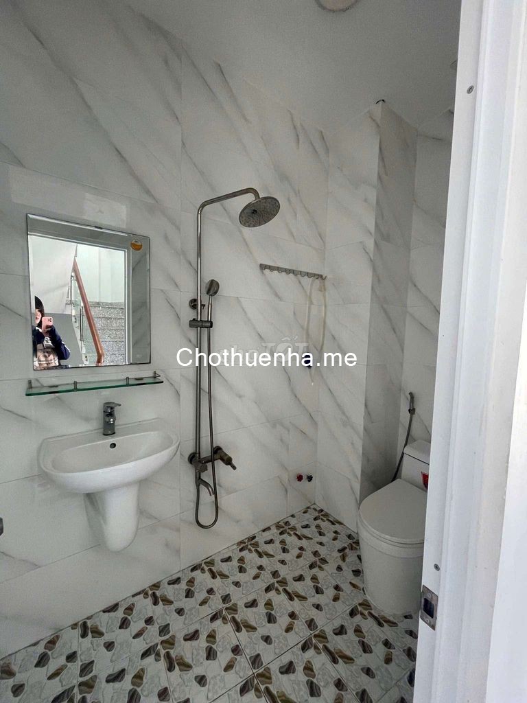 Nhà hẻm số 330/38 Nguyễn Tất Thành,1 trệt 4 lầu, 4 phòng ngủ, 3 WC