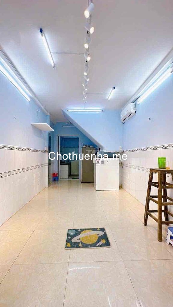 Chính chủ cho thuê nhà hẻm xe hơi Quận 4 có thể kinh doanh, 1 trệt, 1 lầu, 1 lững