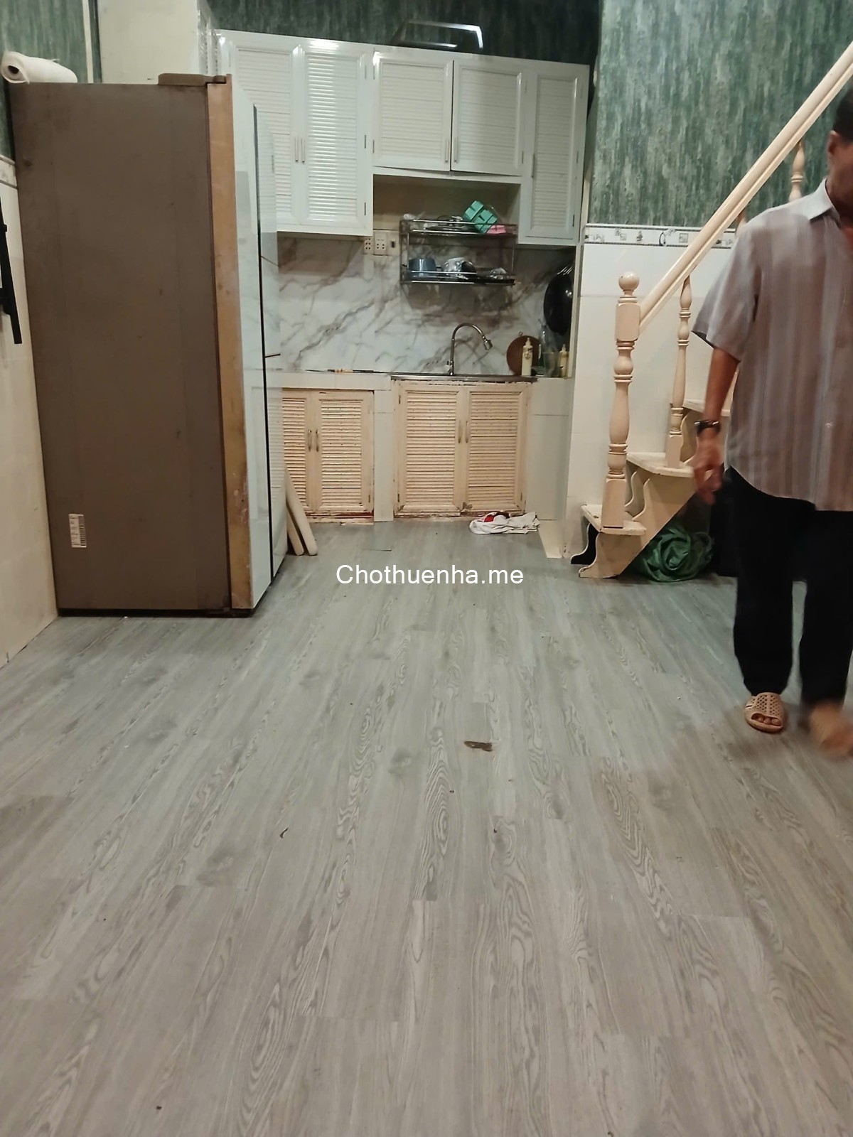 Cho thuê nhà Quận 4 hẻm rộng 1 sẹc 1 trệt 1 lầu, 1 phòng ngủ + 2 WC