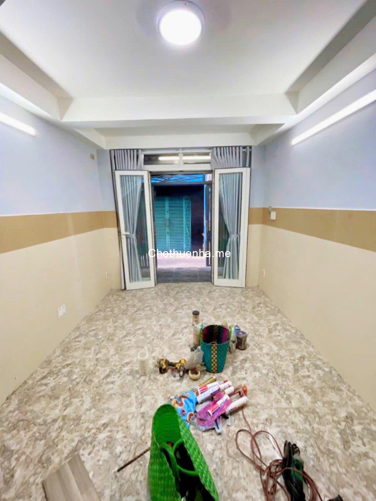 Thuê nhà nguyên căn - 5 tầng lầu - Vị trí khu Đoàn Văn Bơ, Phường 10, Quận 4 - Hẻm trước nhà 2m5…