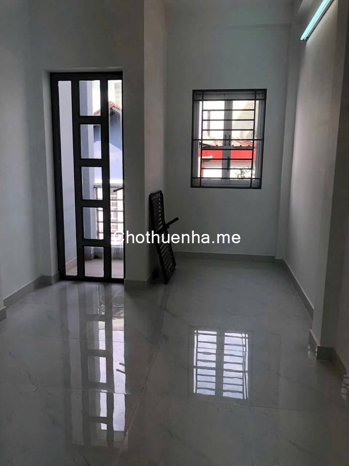 Cho thuê nhà nguyên căn hẻm 4 m Trần Bình Trọng Q5