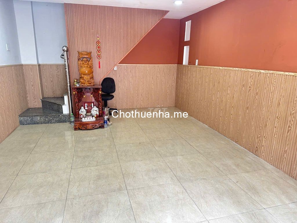 Nhà cho thuê quận 4 Bến Vân Đồn giáp sát Q1. Nhà 1 trệt 1 lầu, trệt ngang 4m*5m