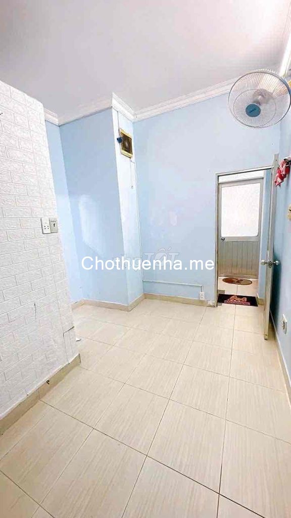 Chính chủ cho thuê nhà hẻm xe hơi Quận 4 có thể kinh doanh, 1 trệt, 1 lầu, 1 lững