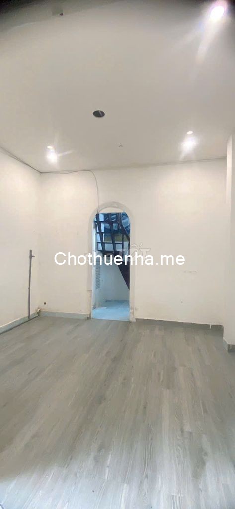 Nha nguyên căn đường Nguyễn Văn Cừ phường 2 Quận 5