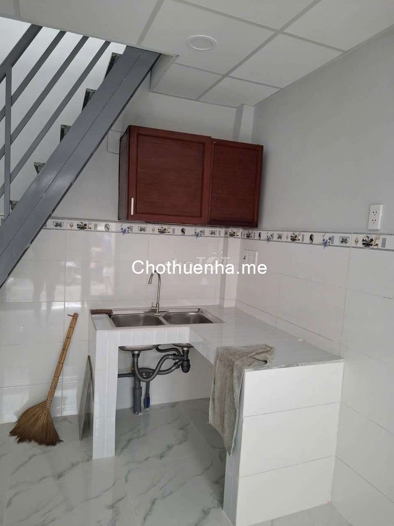 Nhà cho thuê nguyên căn trong hẻm Hồ Thị Kỷ, Quận 10