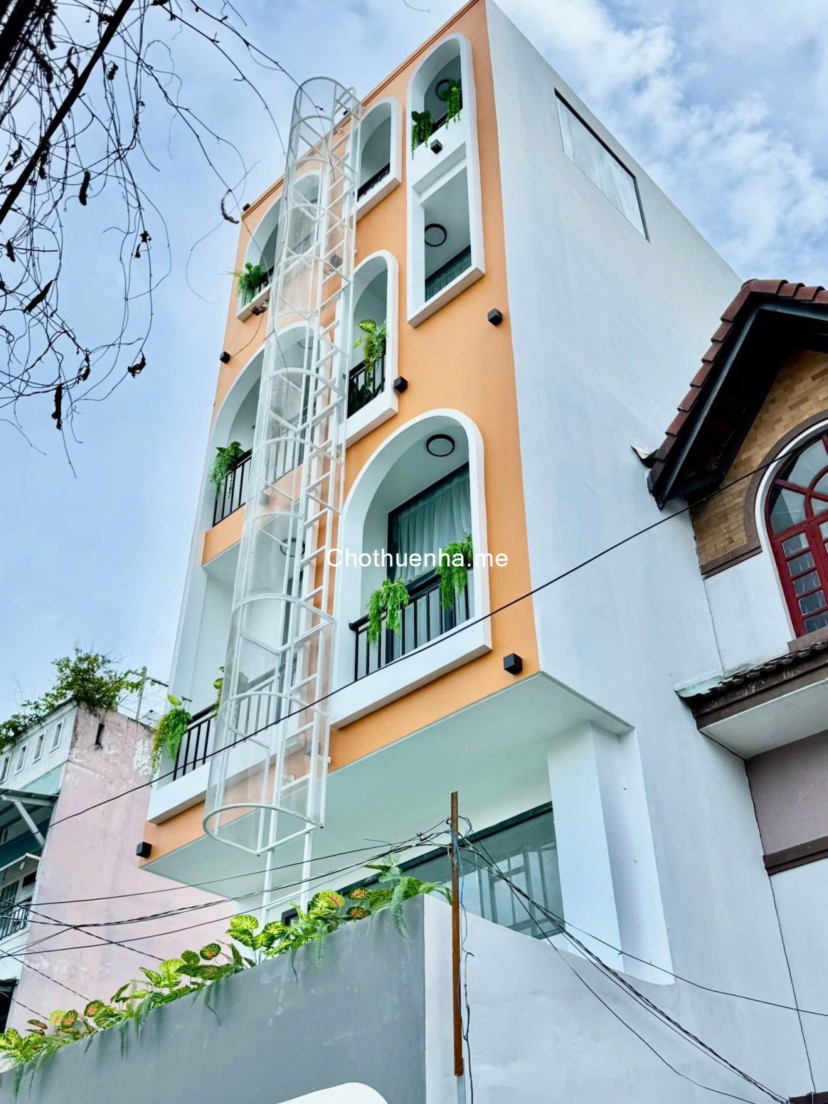 Cho Thuê NC Mặt Tiền LÊ THÁNH TÔN Quận 1