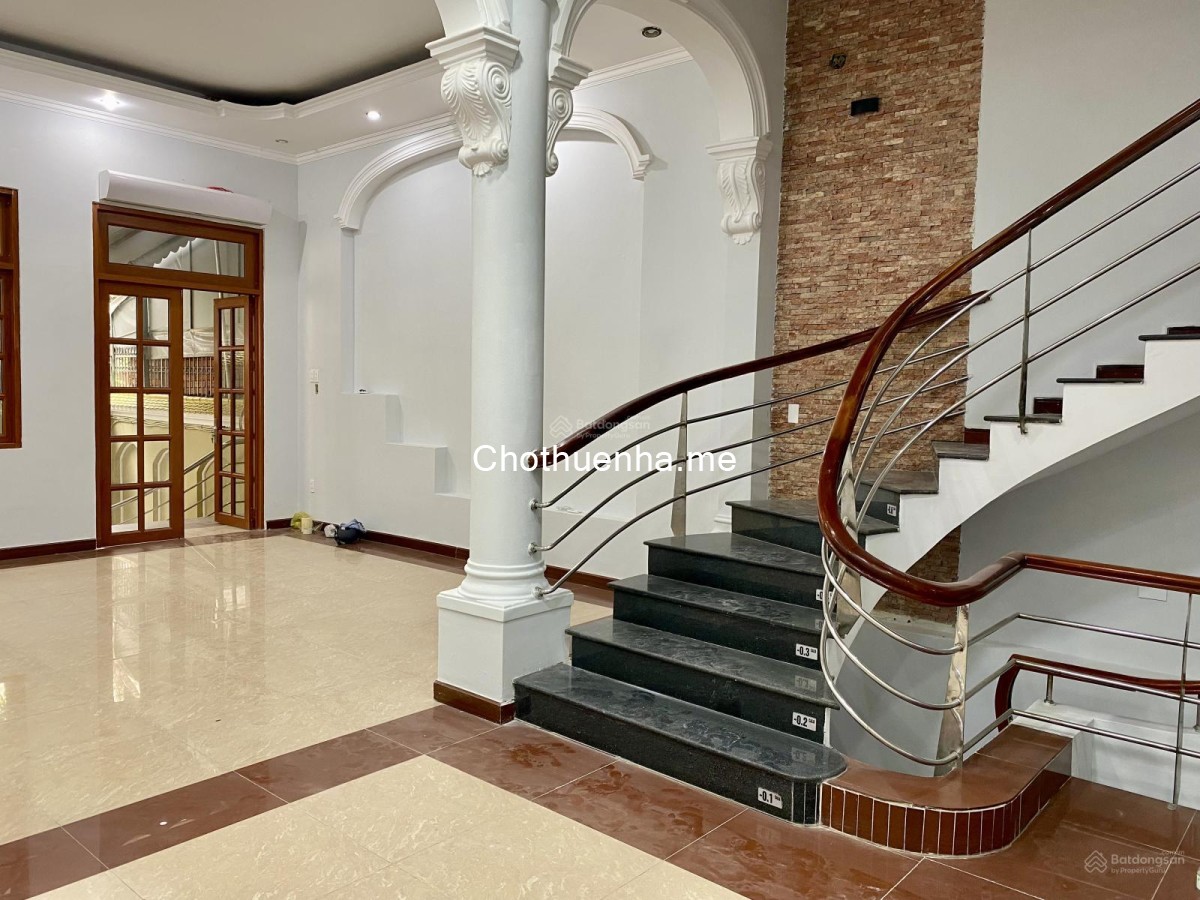 Cho thuê nhà Hầm Trệt 3 lầu, hầm đậu được 2 xe hơi Tô Hiến Thành, Quận 10