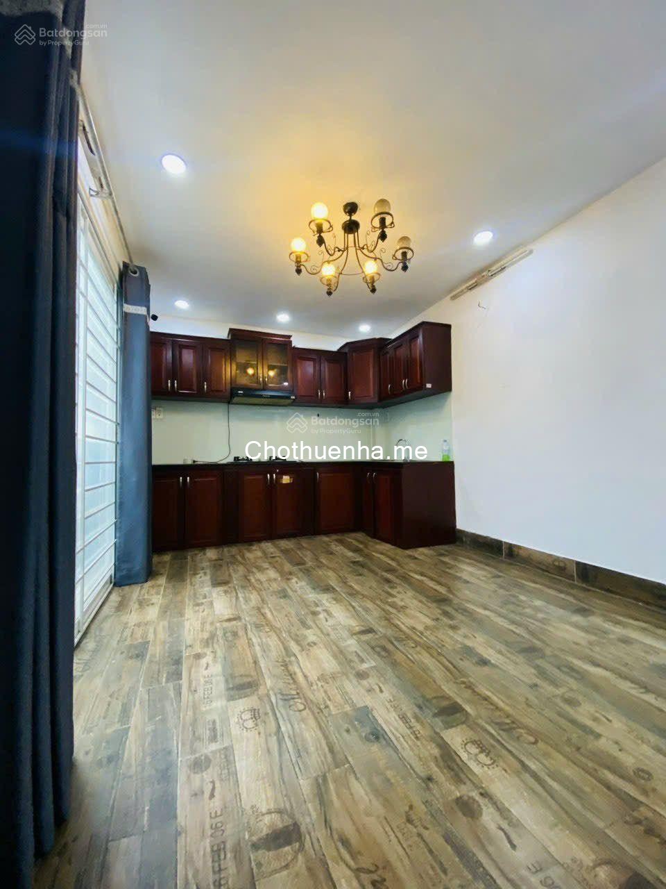 Nhà mới đẹp hẻm xe hơi đường Lê Hồng Phong Q10, 8m x 4m, 3 lầu, 20 triệu