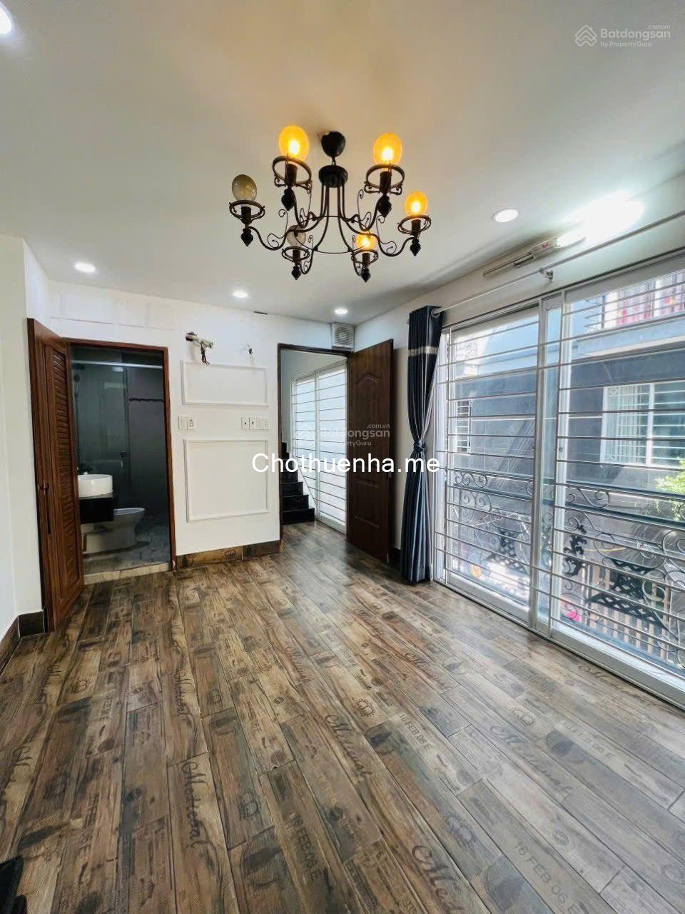 Nhà mới đẹp hẻm xe hơi đường Lê Hồng Phong Q10, 8m x 4m, 3 lầu, 20 triệu