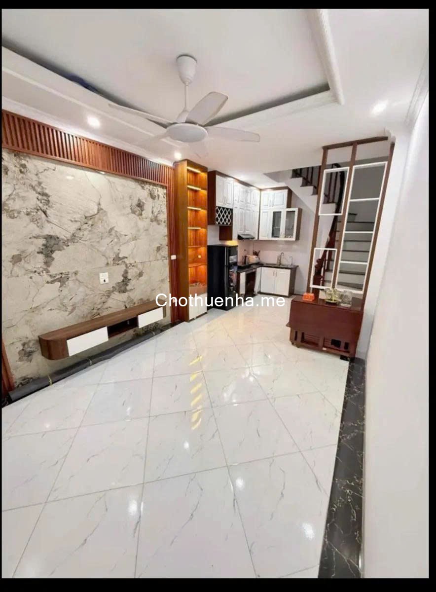 Cho thuê nhà Ngõ Bùi Xương Trạch, 32m² x 5 tầng + tum, 4PN, 5 WC, 15 triệu