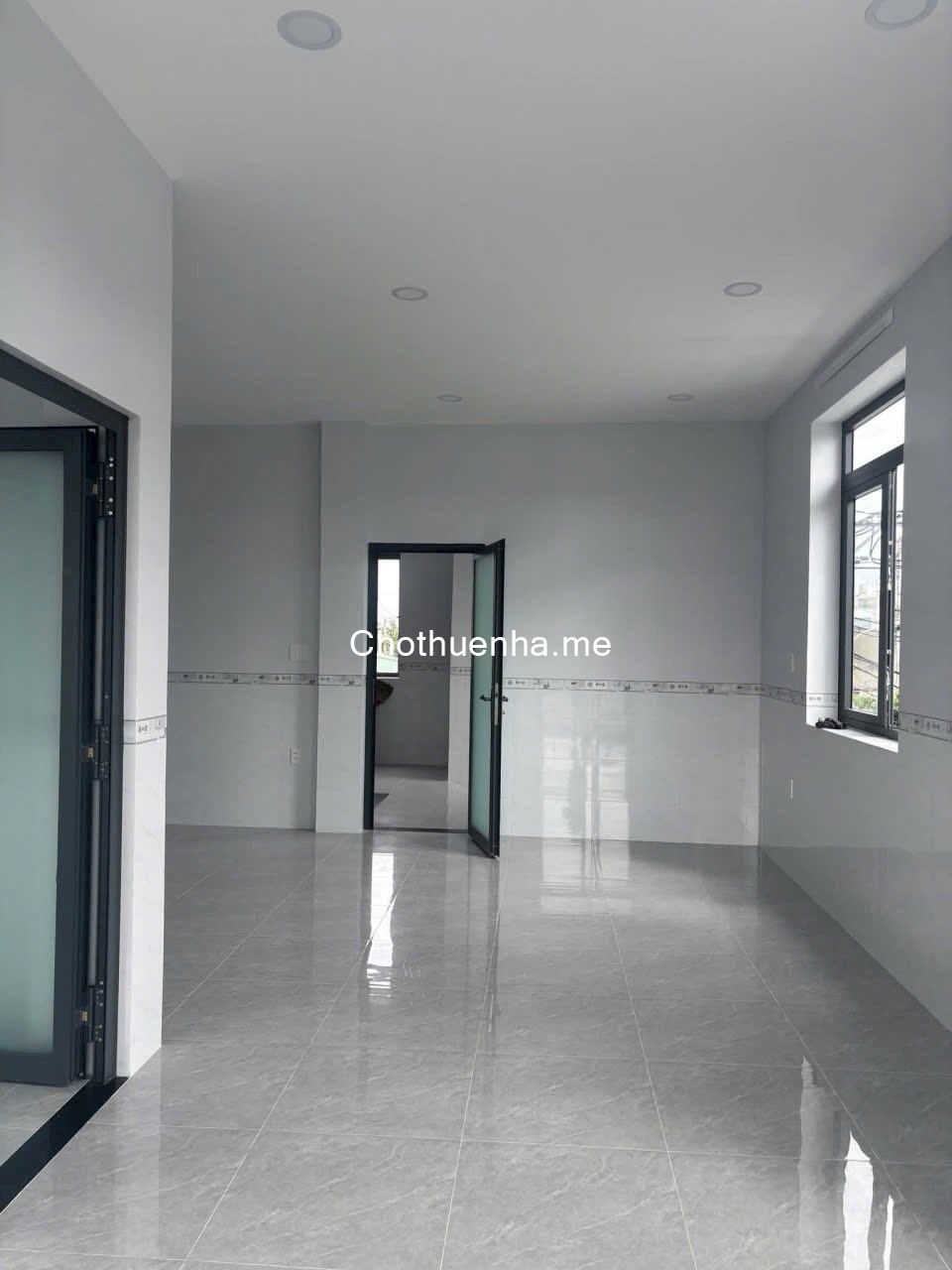 Nhà mới 1 trệt 2 lầu mặt tiền đường Linh Đông, Thủ Đức