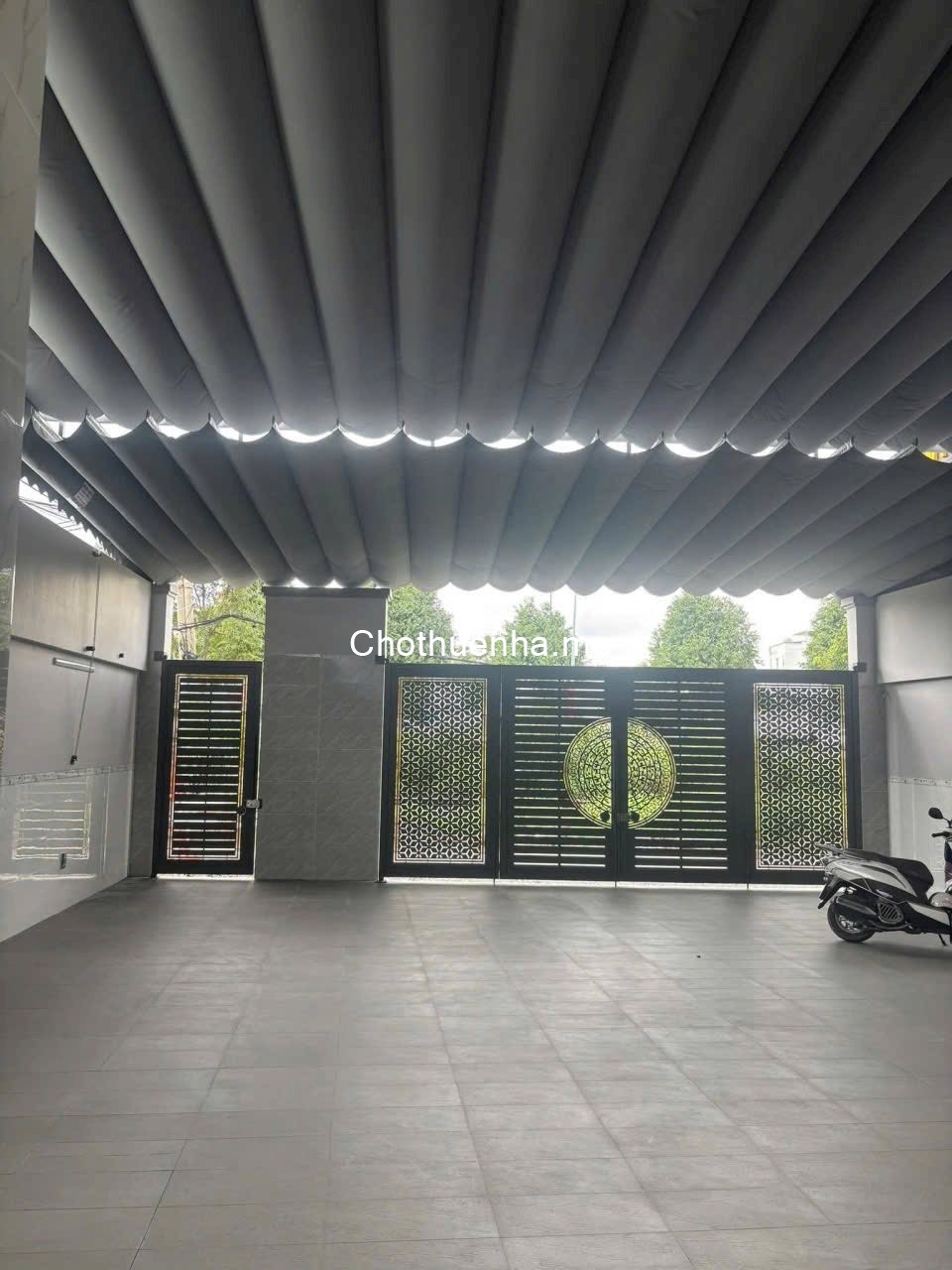 Nhà mới 1 trệt 2 lầu mặt tiền đường Linh Đông, Thủ Đức