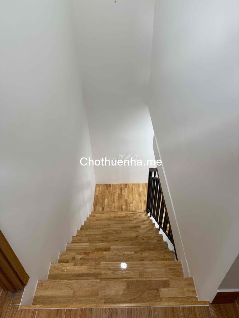 Cho thuê nhà hẻm lớn đường 148 Bùi Viện, 1 trệt, 2 lầu, 21.5 triệu