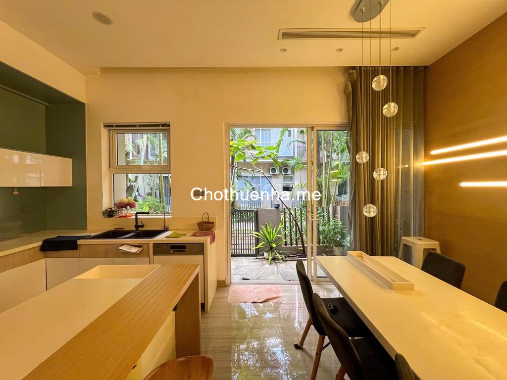 Cho thuê nhà khu compound Palm Residence – Quận 2.